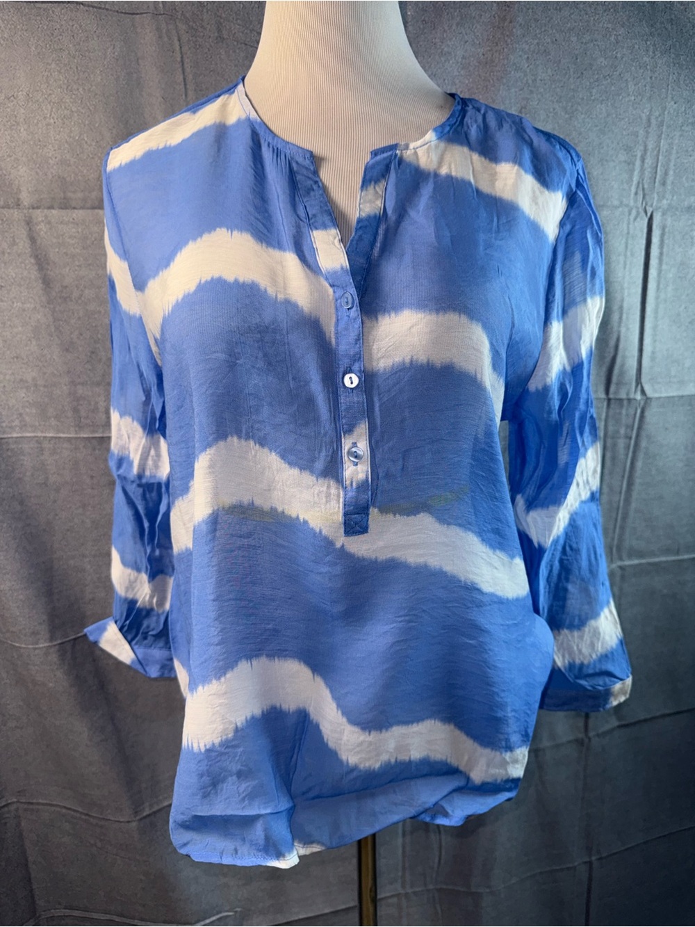 1351-grand & greene Blue and White Wave-Stripe Tunic